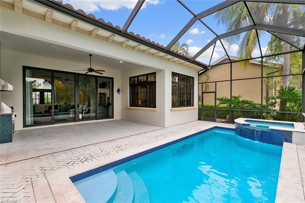 2896 Tiburon Blvd E, Naples, FL 34109-40