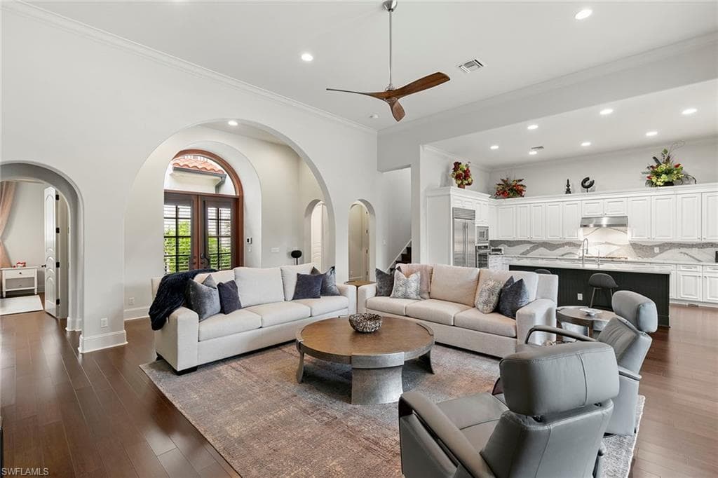 2896 Tiburon Blvd E, Naples, FL 34109-6