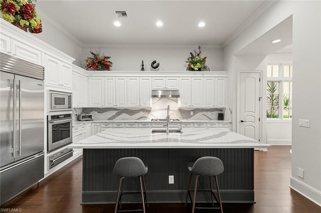 2896 Tiburon Blvd E, Naples, FL 34109-8