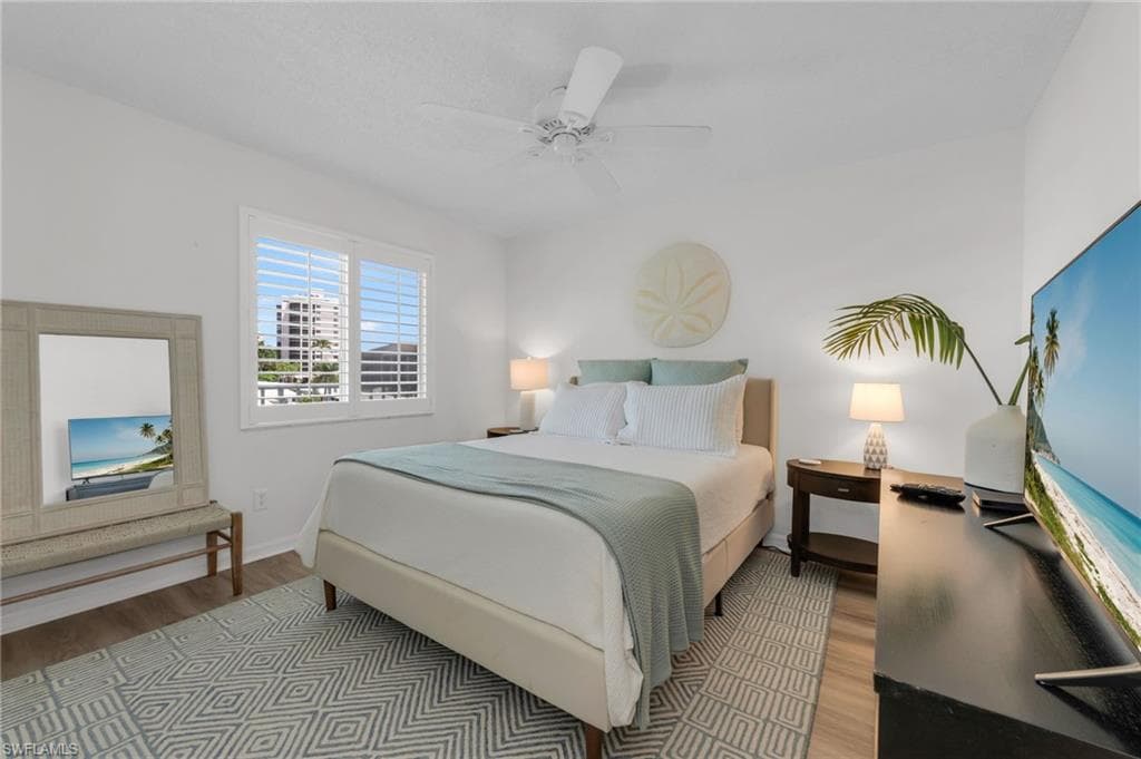 10682 Gulf Shore Dr 205, Naples, FL 34108-16