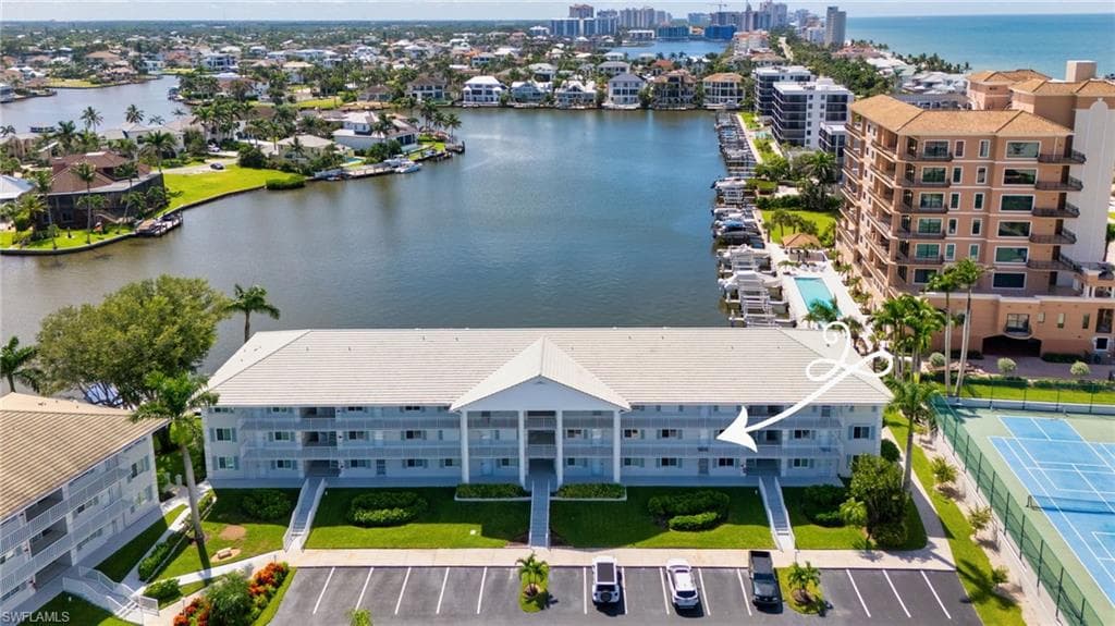 10682 Gulf Shore Dr 205, Naples, FL 34108-18