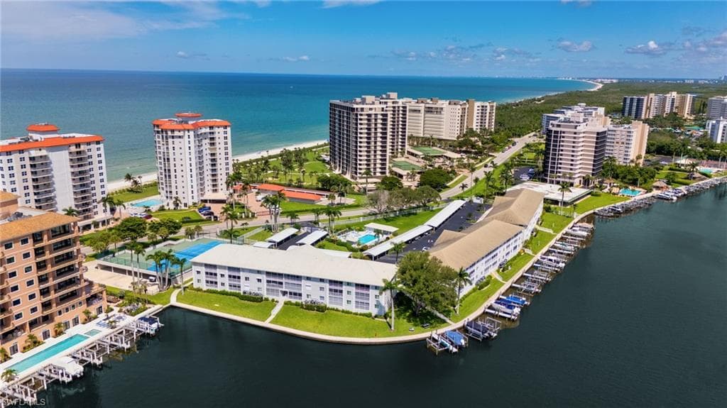 10682 Gulf Shore Dr 205, Naples, FL 34108-21