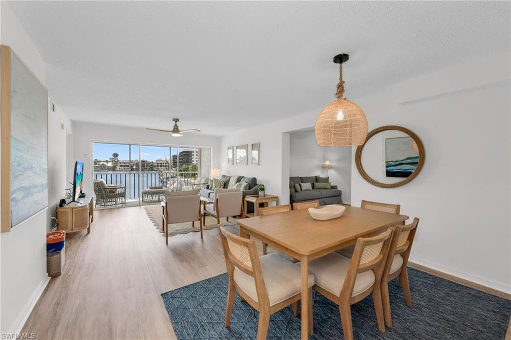 10682 Gulf Shore Dr 205, Naples, FL 34108-7