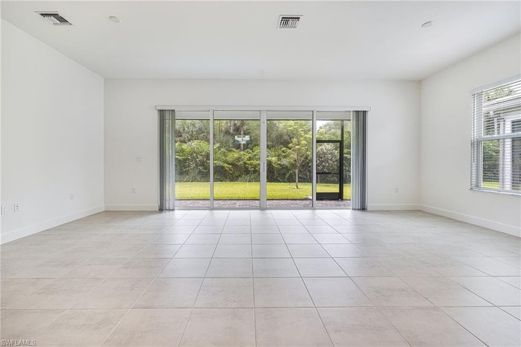12448 Violet Ln, Naples, FL 34120-14