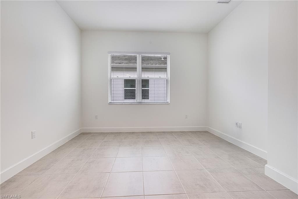 12448 Violet Ln, Naples, FL 34120-23
