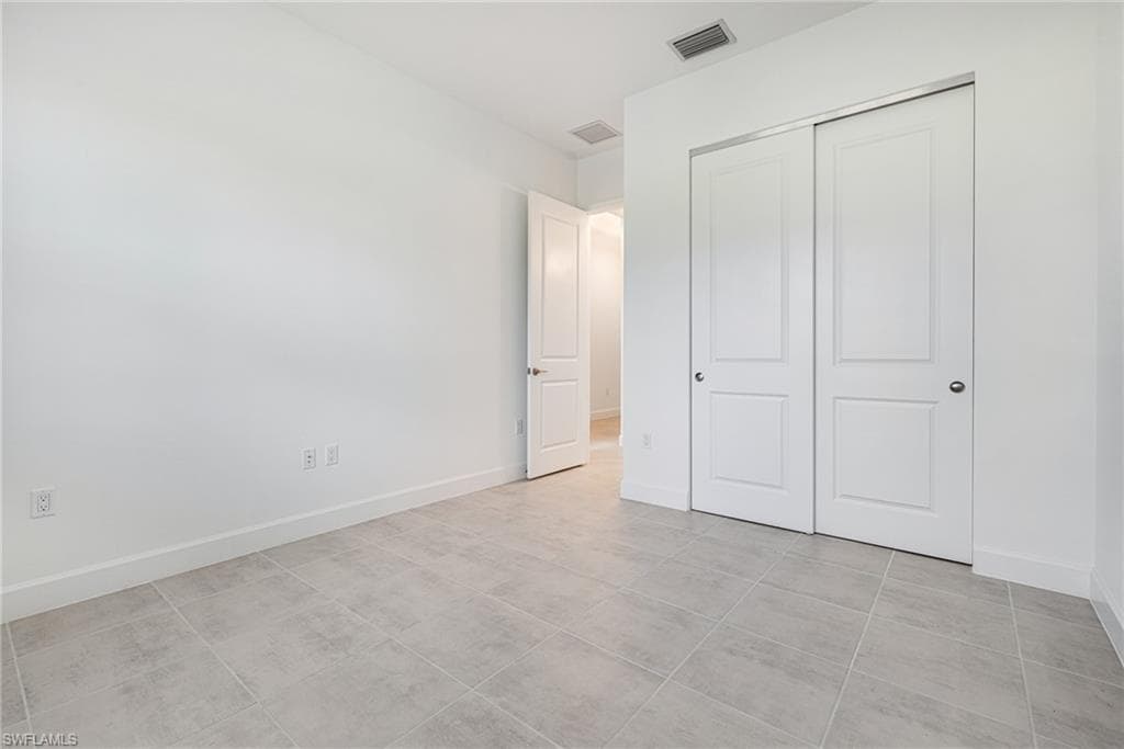 12448 Violet Ln, Naples, FL 34120-25