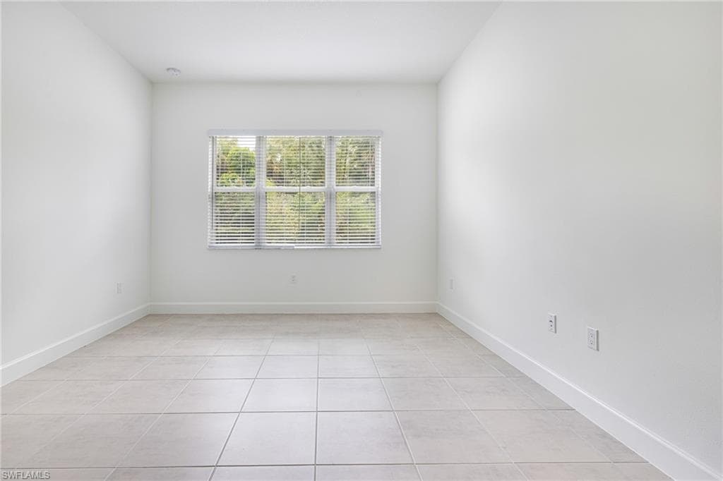 12448 Violet Ln, Naples, FL 34120-26
