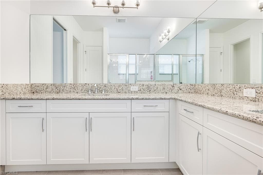 12448 Violet Ln, Naples, FL 34120-34