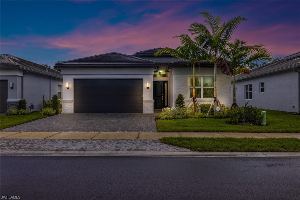 12448 Violet Ln, Naples, FL 34120-2