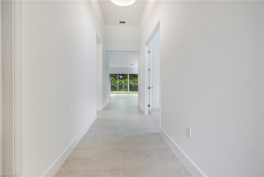 12448 Violet Ln, Naples, FL 34120-5