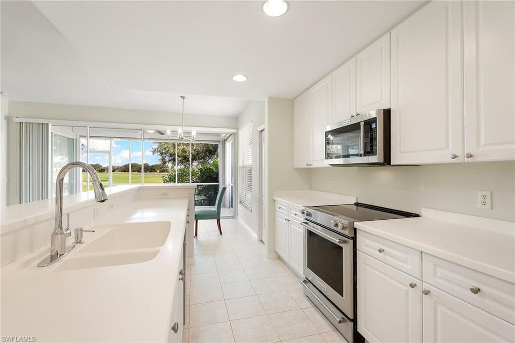 1953 Crestview Way 161, Naples, FL 34119-8