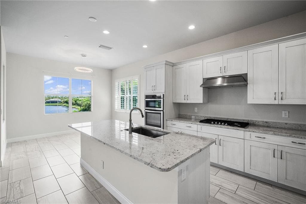 8936 Saint Lucia Dr 202, Naples, FL 34114-11