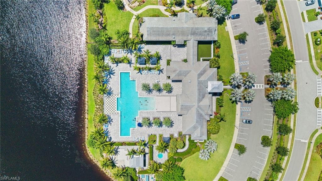 8936 Saint Lucia Dr 202, Naples, FL 34114-35