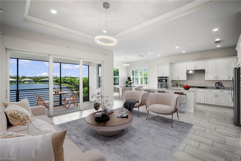 8936 Saint Lucia Dr 202, Naples, FL 34114-2