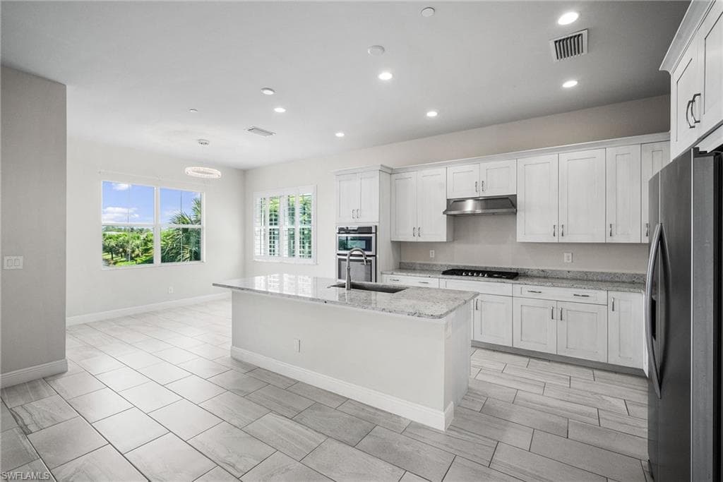 8936 Saint Lucia Dr 202, Naples, FL 34114-4