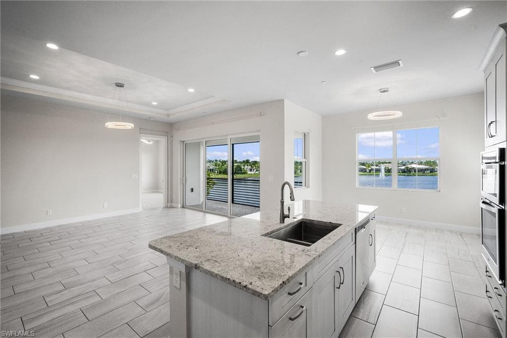 8936 Saint Lucia Dr 202, Naples, FL 34114-5