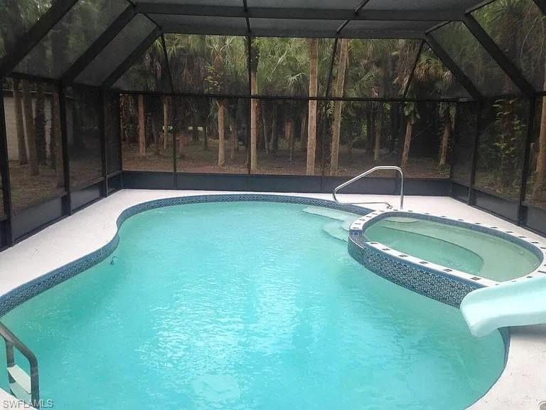 6060 Golden Oaks Ln, Naples, FL 34119-5