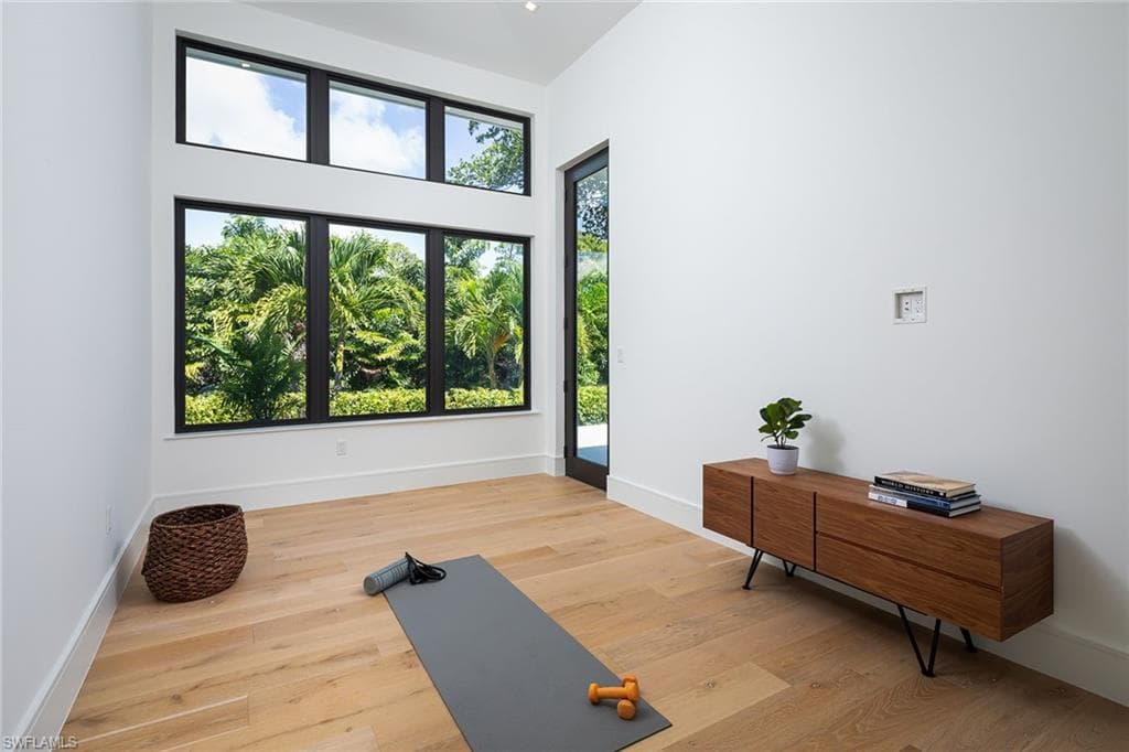 494 Gordonia Rd, Naples, FL 34108-17