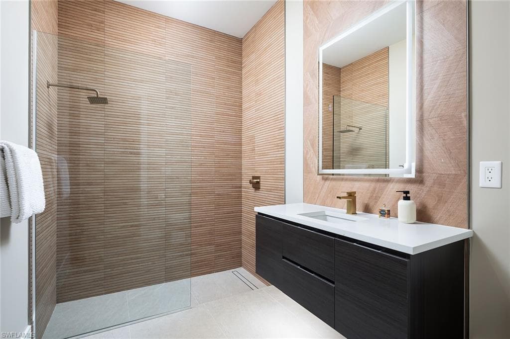 494 Gordonia Rd, Naples, FL 34108-20