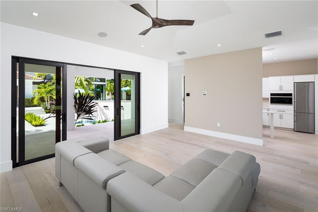 494 Gordonia Rd, Naples, FL 34108-27