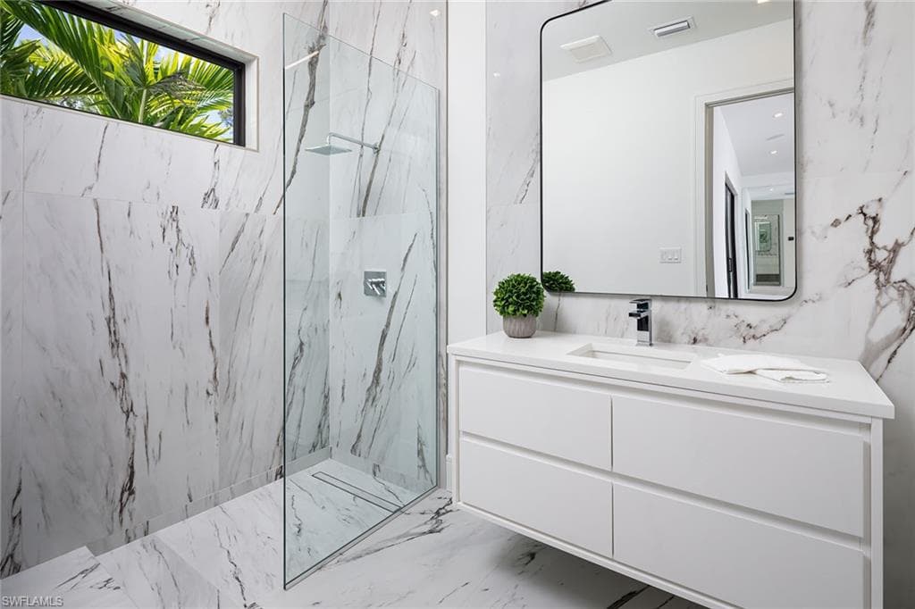 494 Gordonia Rd, Naples, FL 34108-29