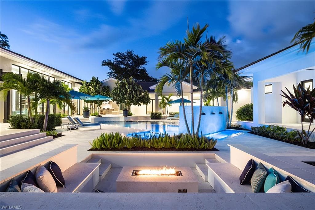 494 Gordonia Rd, Naples, FL 34108-3