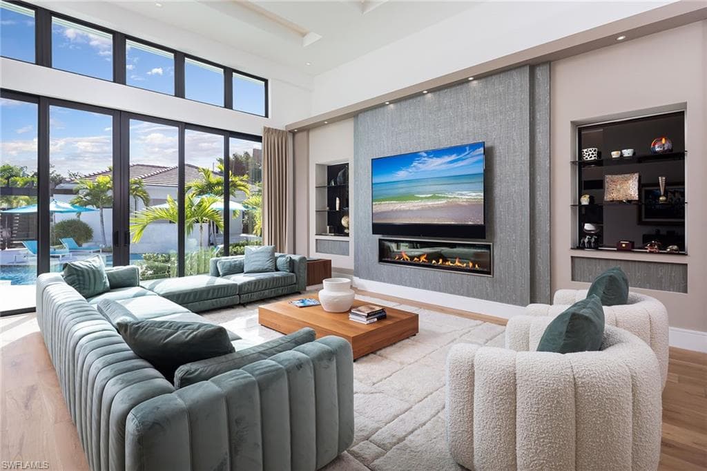 494 Gordonia Rd, Naples, FL 34108-4