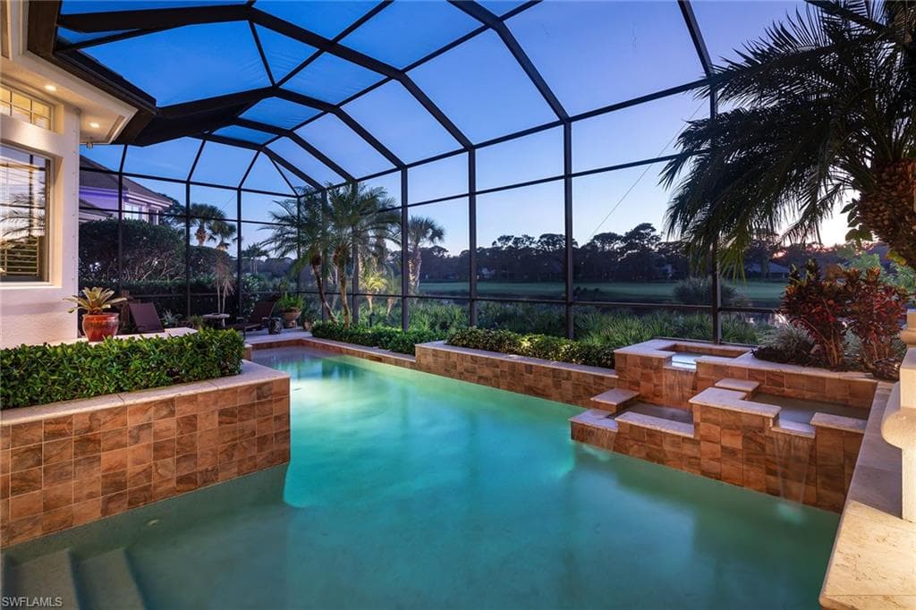 980 Barcarmil Way, Naples, FL 34110-8