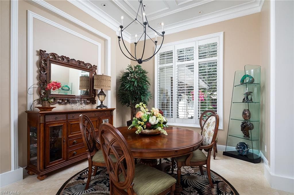 980 Barcarmil Way, Naples, FL 34110-12