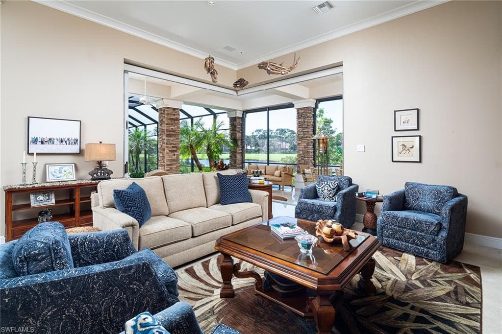 980 Barcarmil Way, Naples, FL 34110-14