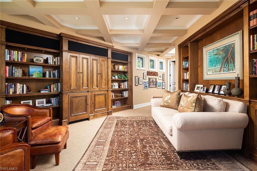 980 Barcarmil Way, Naples, FL 34110-27