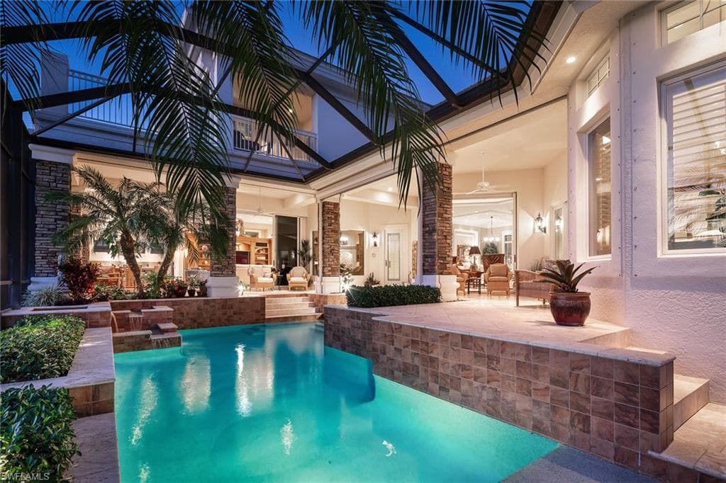 980 Barcarmil Way, Naples, FL 34110-7