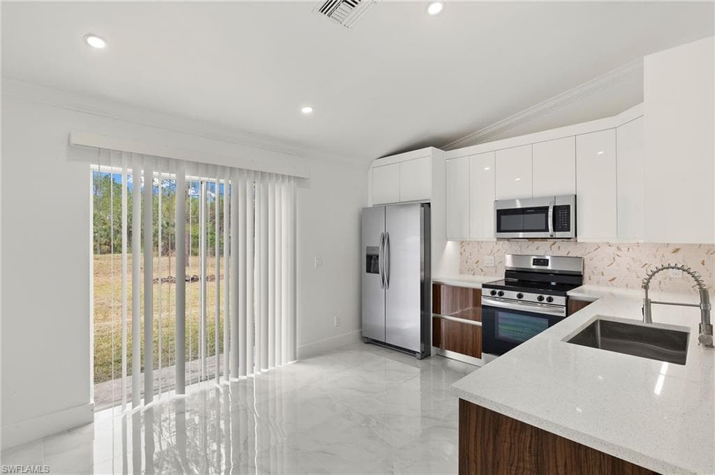 3821 10th Ave NE, Naples, FL 34120-11