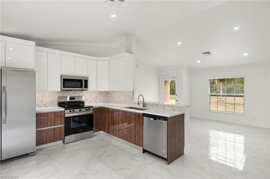 3821 10th Ave NE, Naples, FL 34120-12