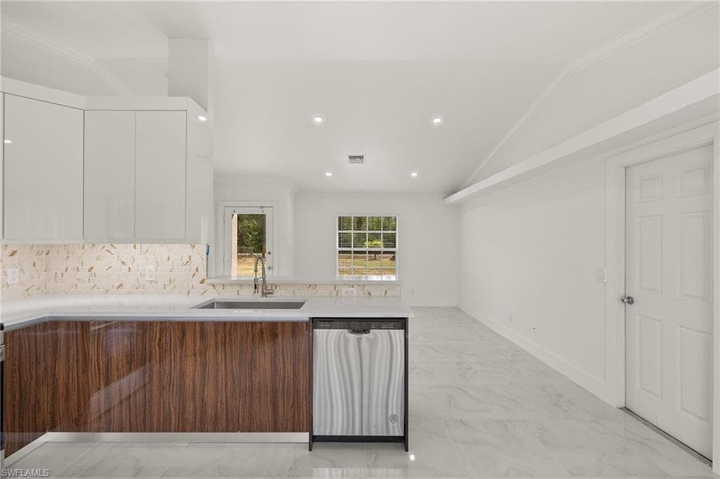 3821 10th Ave NE, Naples, FL 34120-14