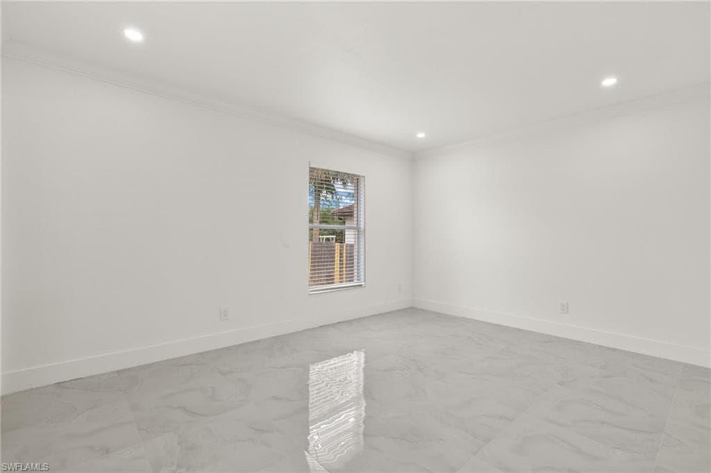 3821 10th Ave NE, Naples, FL 34120-16