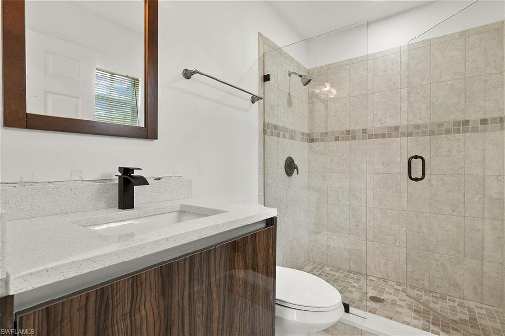 3821 10th Ave NE, Naples, FL 34120-20
