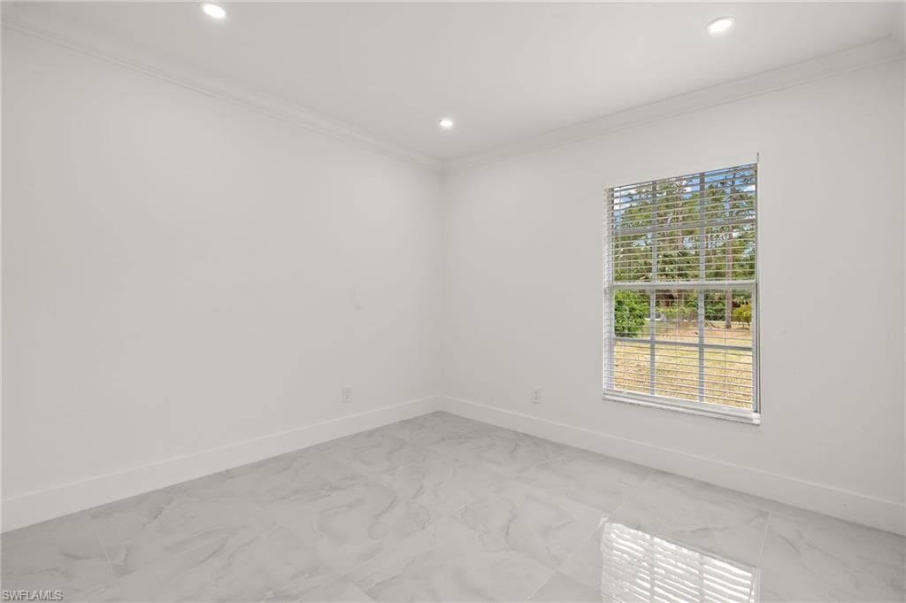 3821 10th Ave NE, Naples, FL 34120-22