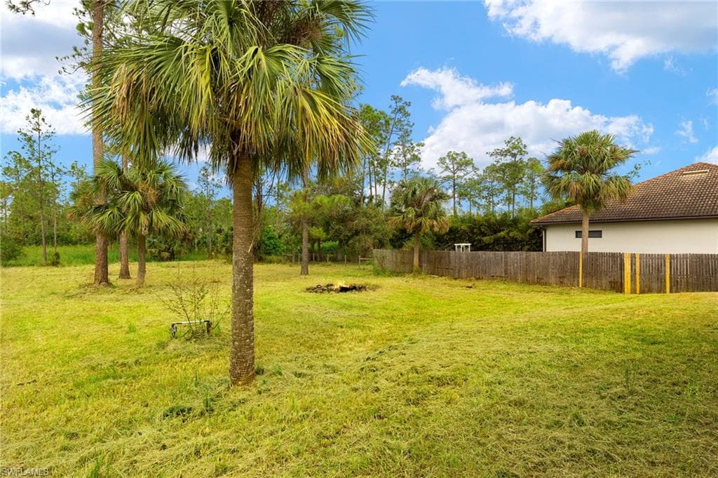 3821 10th Ave NE, Naples, FL 34120-25
