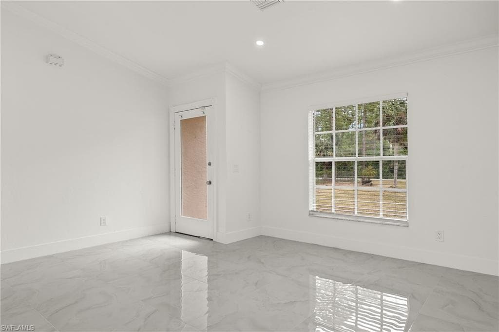 3821 10th Ave NE, Naples, FL 34120-7
