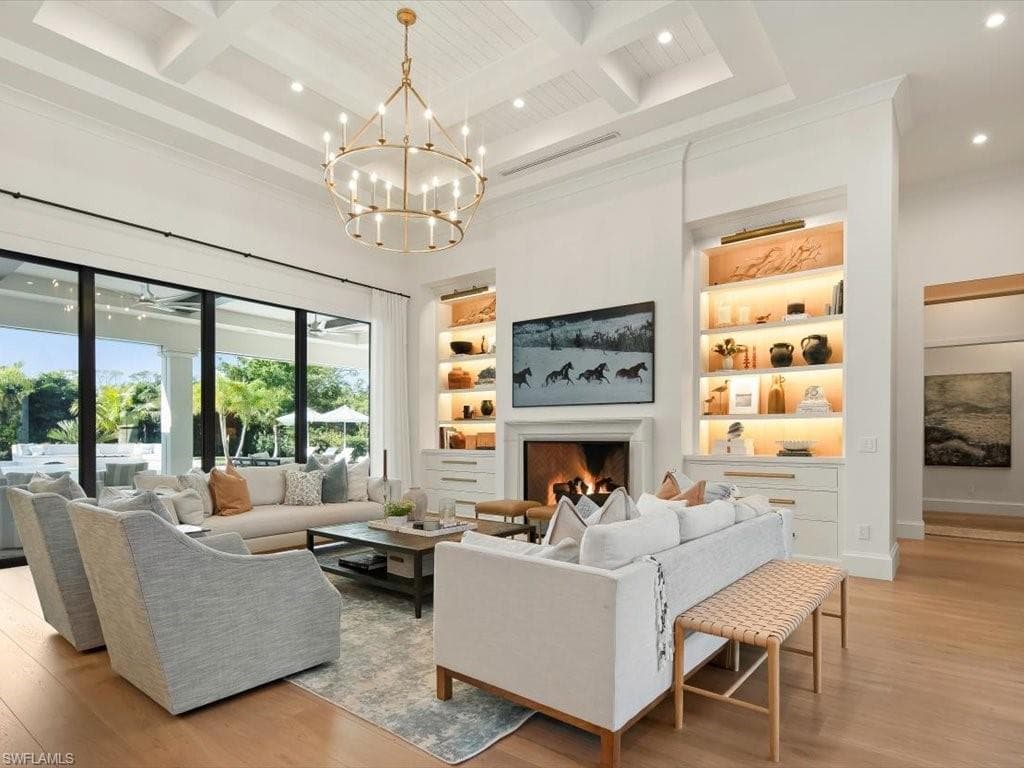 186 North St, Naples, FL 34108-8