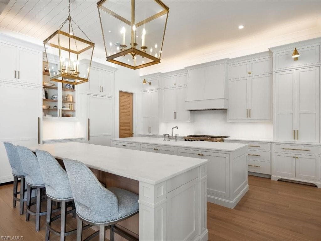 186 North St, Naples, FL 34108-10