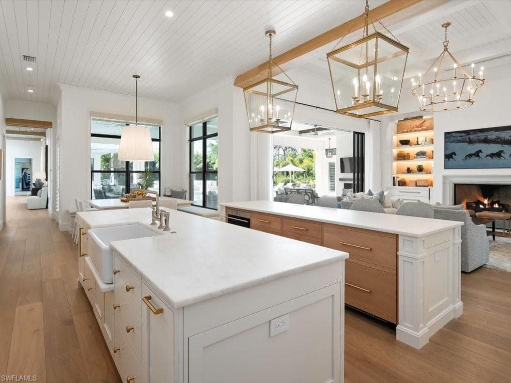 186 North St, Naples, FL 34108-11