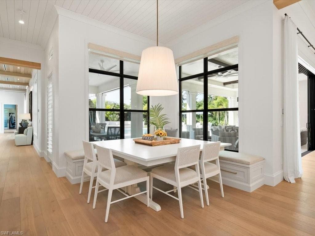 186 North St, Naples, FL 34108-13