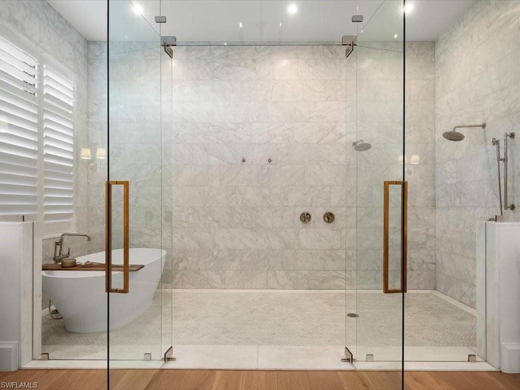 186 North St, Naples, FL 34108-15