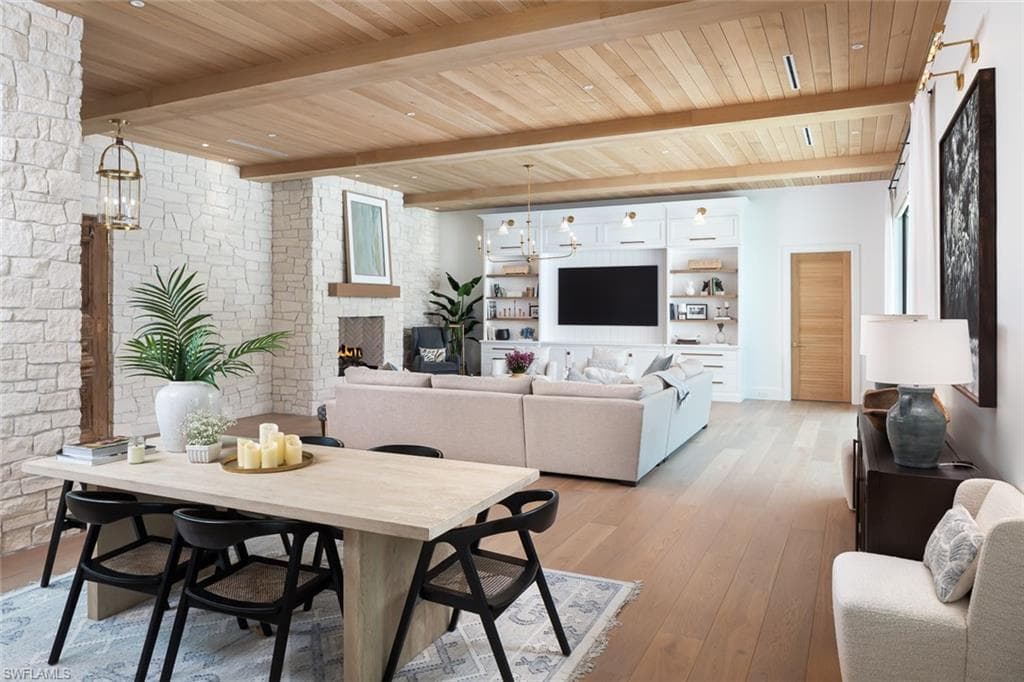 186 North St, Naples, FL 34108-19