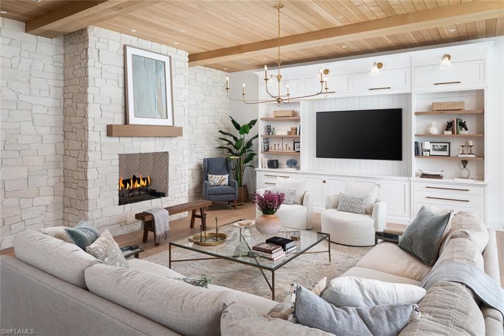 186 North St, Naples, FL 34108-20