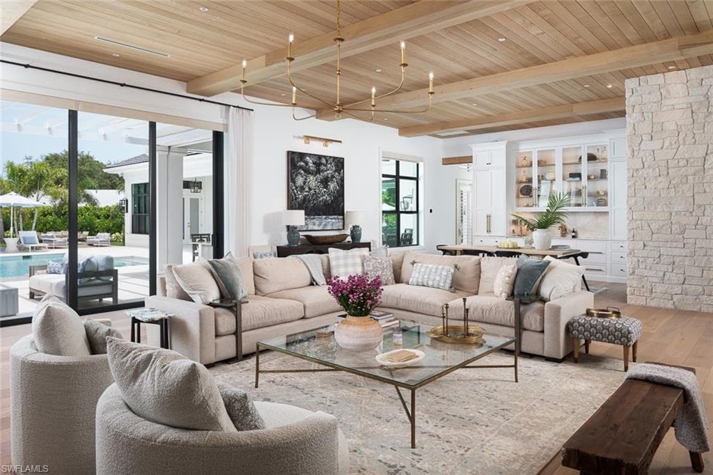 186 North St, Naples, FL 34108-21