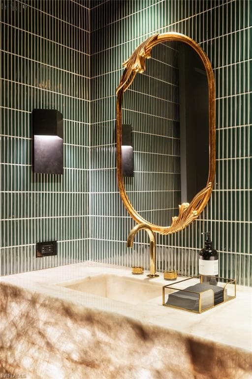 186 North St, Naples, FL 34108-27