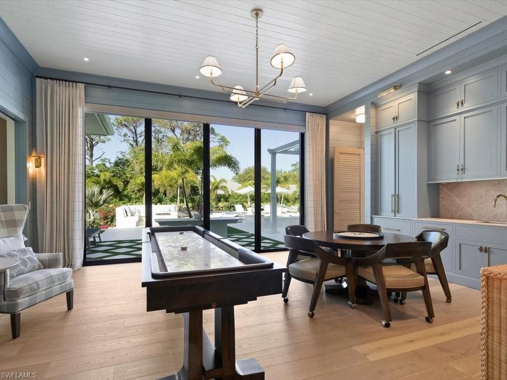 186 North St, Naples, FL 34108-28